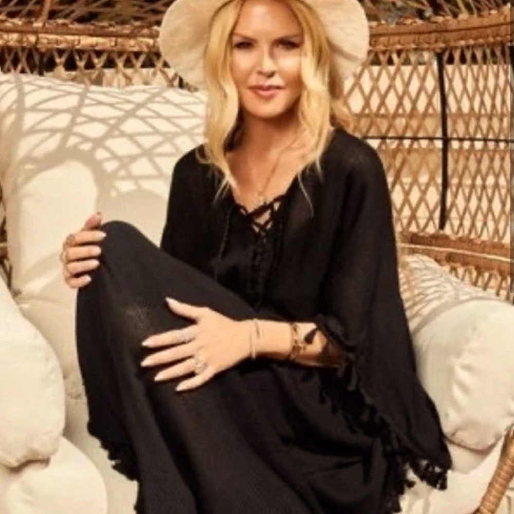 NWT WALTER BAKER Acapulco Kaftan / Swim Cover Up in Black (One Size)
